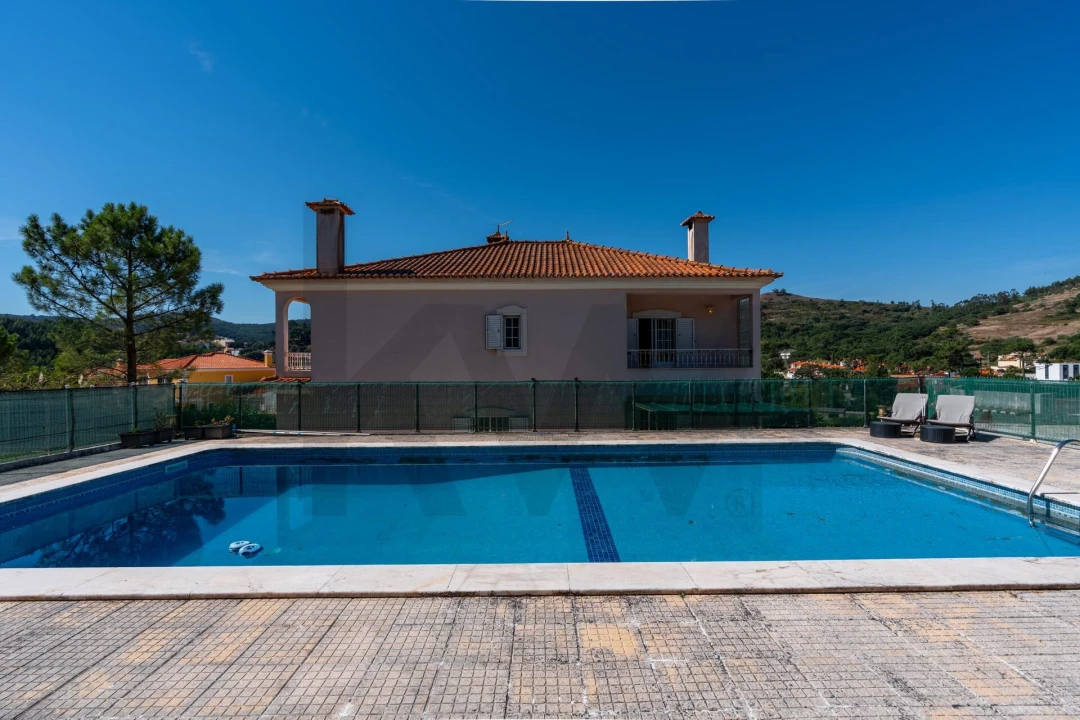 Moradia T5 para Venda em Venda do Pinheiro e Santo Estêvão das Galés Foto 68