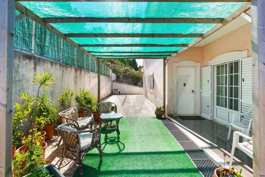 Moradia T5 para Venda em Venda do Pinheiro e Santo Estêvão das Galés Foto 51