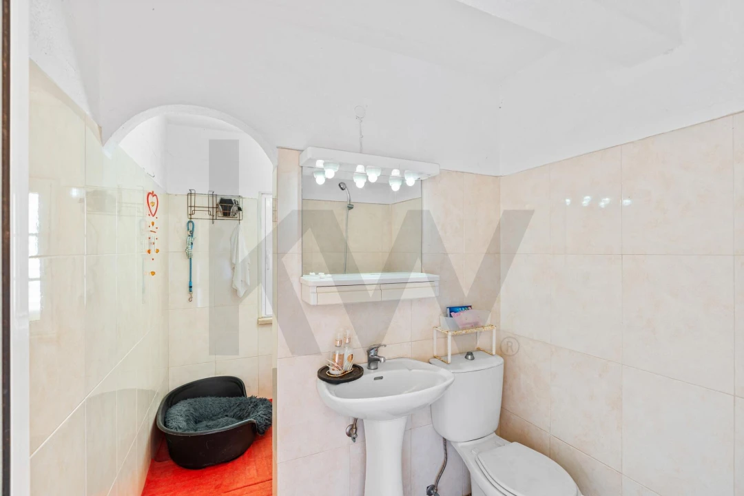 Moradia T5 para Venda em Venda do Pinheiro e Santo Estêvão das Galés Foto 54