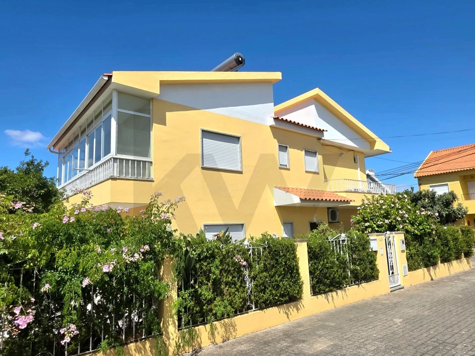 Moradia T4 para Venda em Seixal, Arrentela e Aldeia de Paio Pires Foto 3