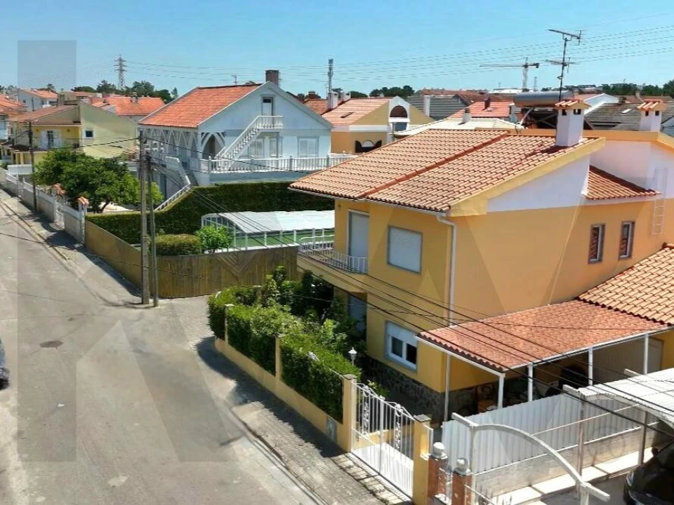 Moradia T4 para Venda em Seixal, Arrentela e Aldeia de Paio Pires Foto 47