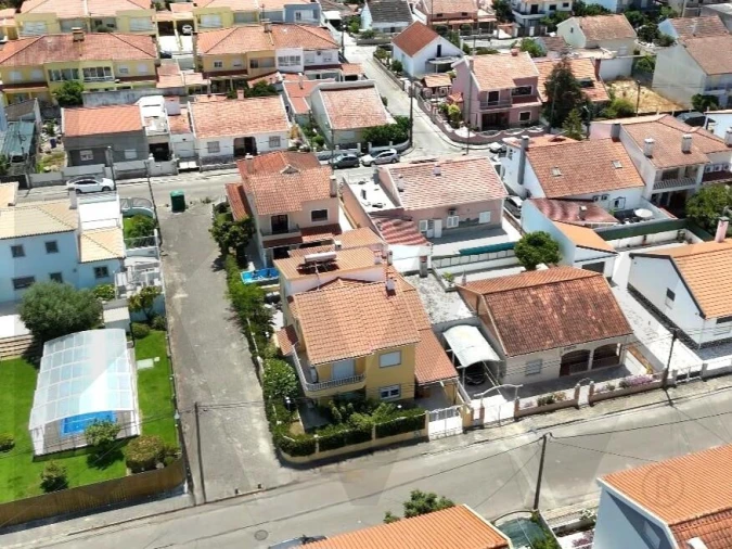 Moradia T4 para Venda em Seixal, Arrentela e Aldeia de Paio Pires Foto 44