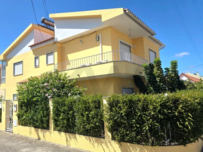 Moradia T4 para Venda em Seixal, Arrentela e Aldeia de Paio Pires Foto 2