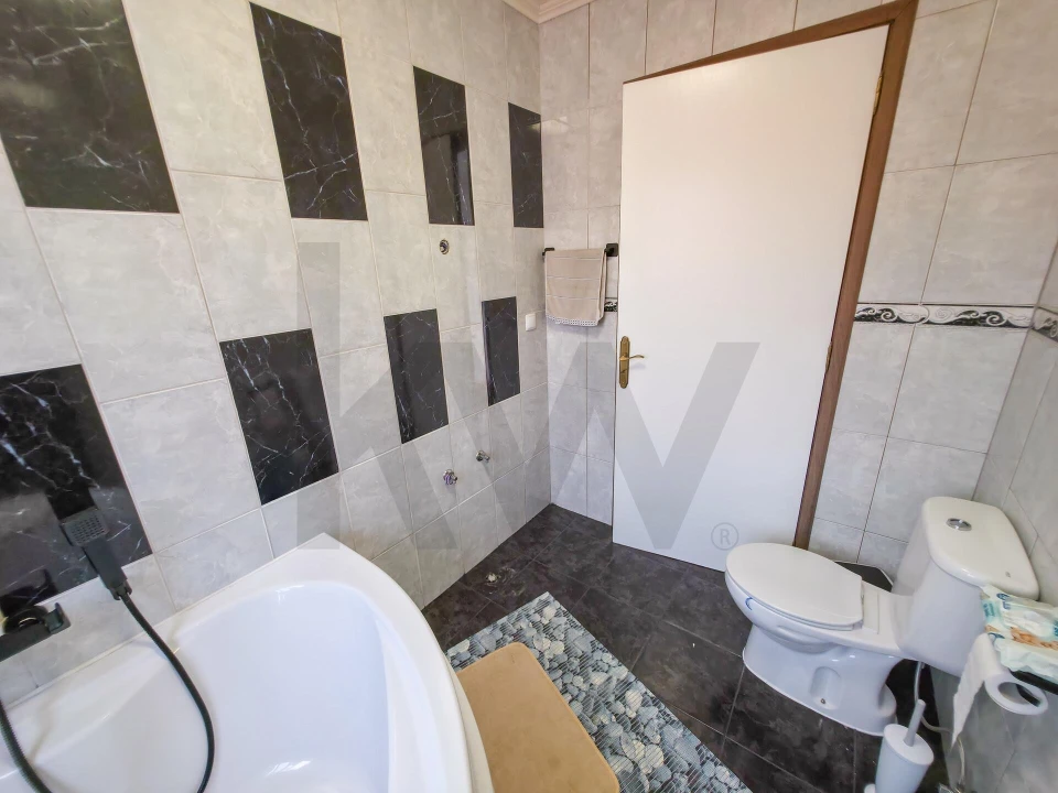 Moradia T3 para Venda em Fenais da Luz Foto 23