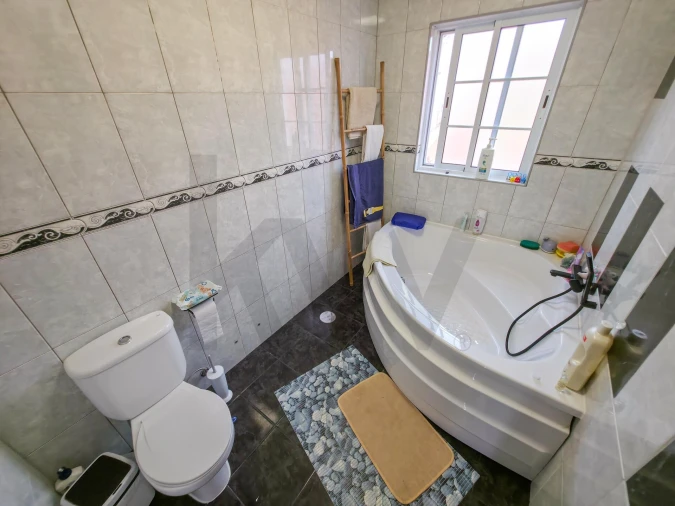 Moradia T3 para Venda em Fenais da Luz Foto 21