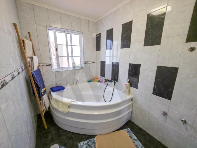 Moradia T3 para Venda em Fenais da Luz Foto 22