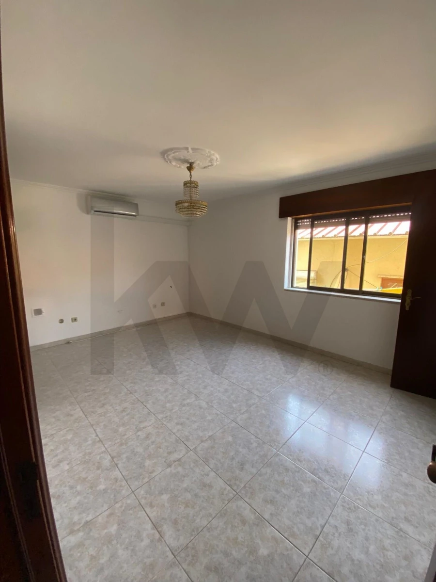 Moradia T3 para Arrendamento em Amora Foto 6