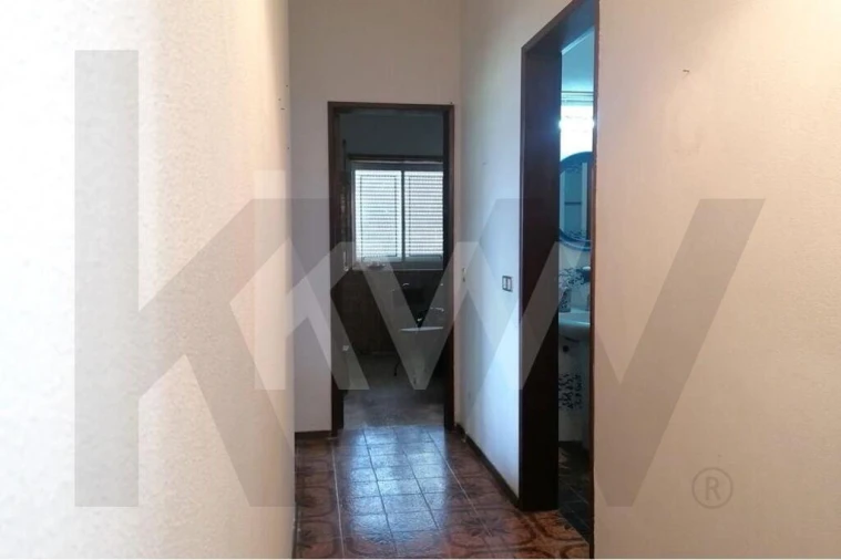 Moradia T4 para Venda em Olho Marinho Foto 19