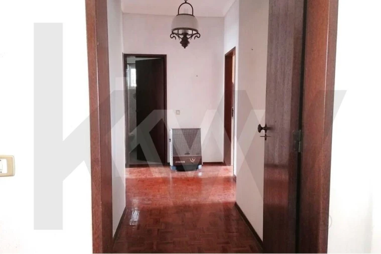 Moradia T4 para Venda em Olho Marinho Foto 17