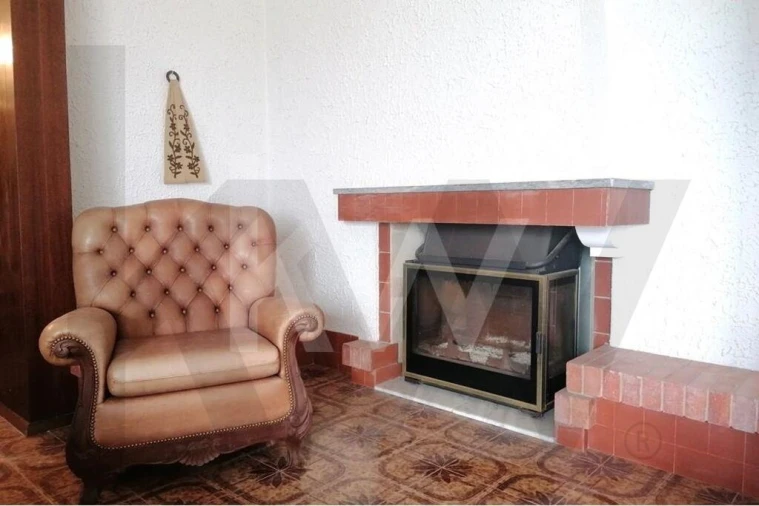 Moradia T4 para Venda em Olho Marinho Foto 13