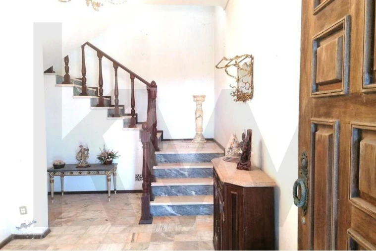 Moradia T4 para Venda em Olho Marinho Foto 5