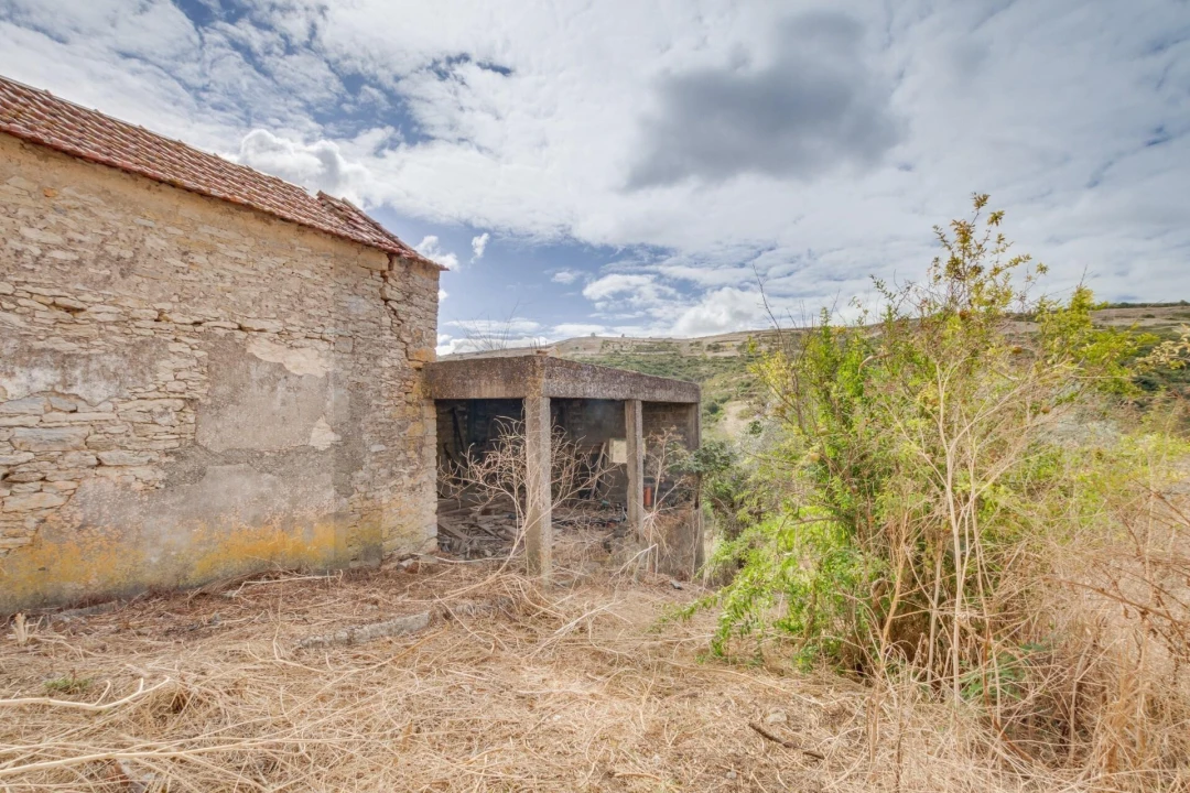 Moradia T2 para Venda em Igreja Nova e Cheleiros Foto 16