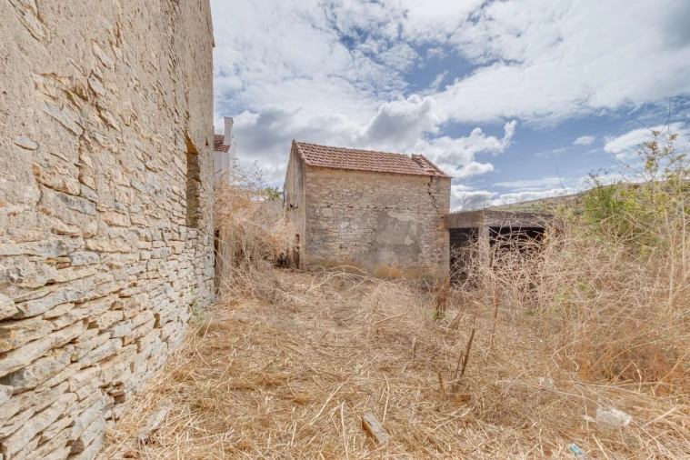 Moradia T2 para Venda em Igreja Nova e Cheleiros Foto 15