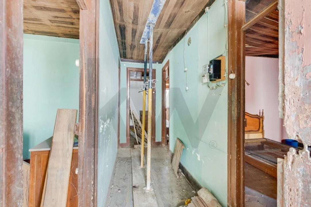 Moradia T2 para Venda em Igreja Nova e Cheleiros Foto 3