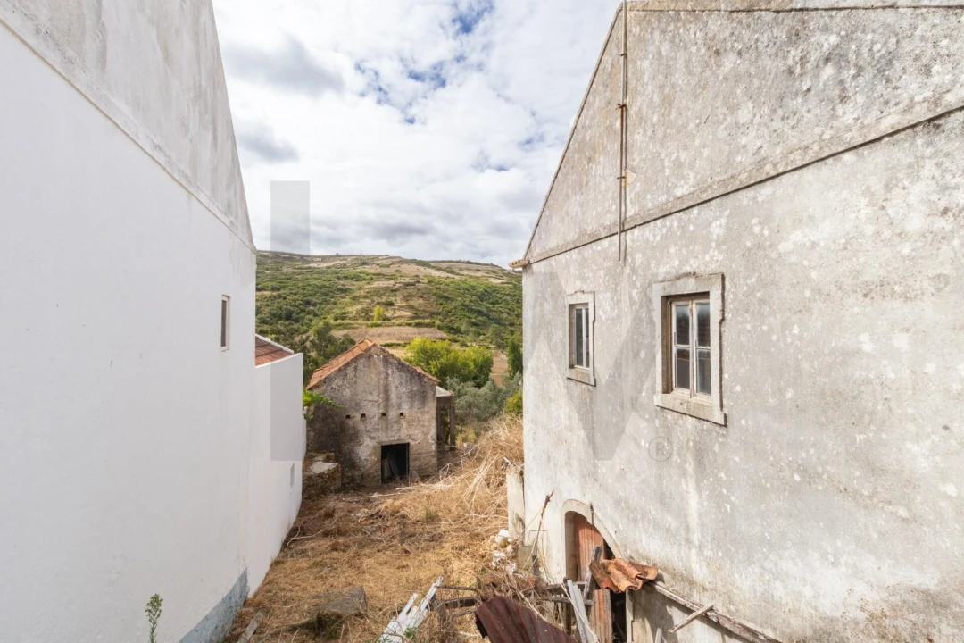 Moradia T2 para Venda em Igreja Nova e Cheleiros Foto 4