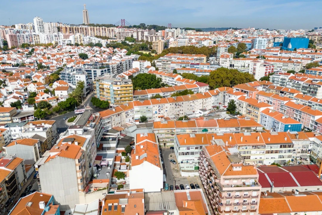 Prédio para Venda em Almada, Cova da Piedade, Pragal e Cacilhas Foto 40