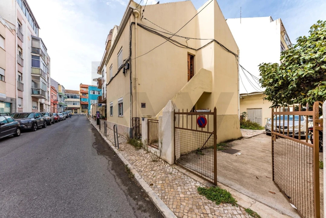 Prédio para Venda em Almada, Cova da Piedade, Pragal e Cacilhas Foto 5