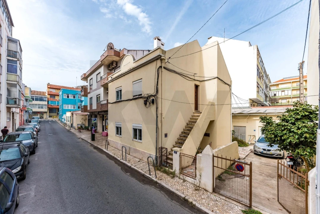 Prédio para Venda em Almada, Cova da Piedade, Pragal e Cacilhas Foto 4