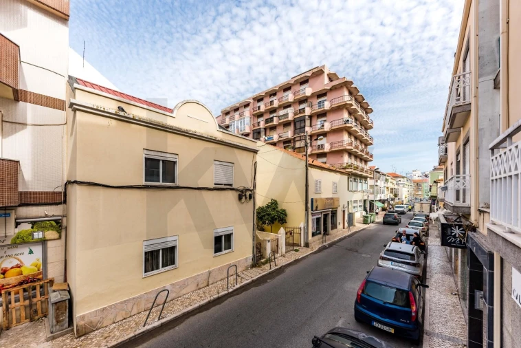 Prédio para Venda em Almada, Cova da Piedade, Pragal e Cacilhas Foto 2