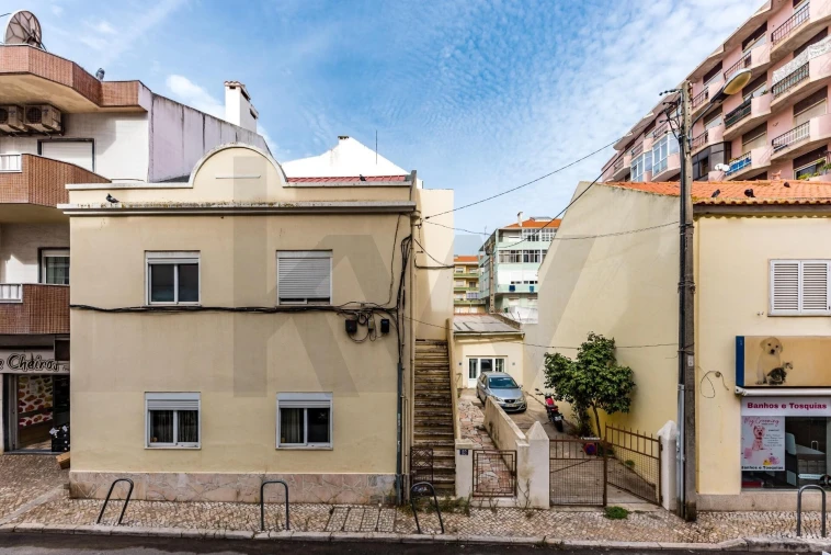 Prédio para Venda em Almada, Cova da Piedade, Pragal e Cacilhas Foto 1