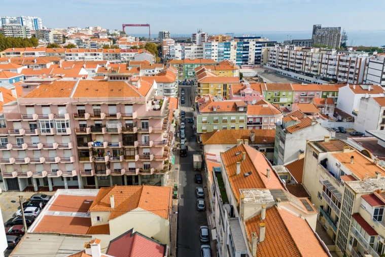 Prédio para Venda em Almada, Cova da Piedade, Pragal e Cacilhas Foto 38