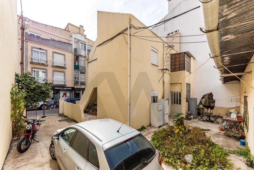 Prédio para Venda em Almada, Cova da Piedade, Pragal e Cacilhas Foto 8