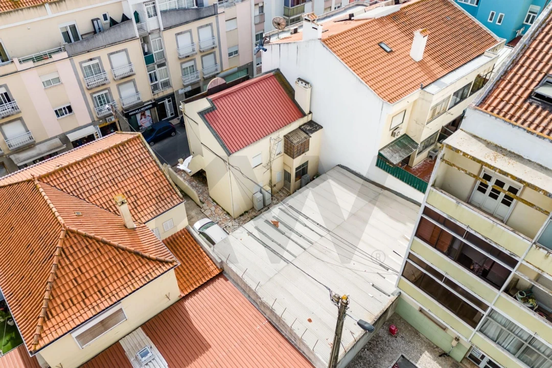 Prédio para Venda em Almada, Cova da Piedade, Pragal e Cacilhas Foto 49