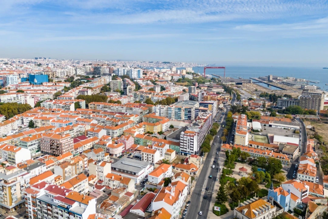 Prédio para Venda em Almada, Cova da Piedade, Pragal e Cacilhas Foto 58