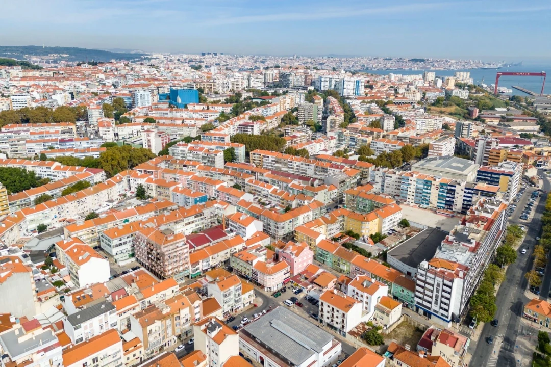 Prédio para Venda em Almada, Cova da Piedade, Pragal e Cacilhas Foto 54