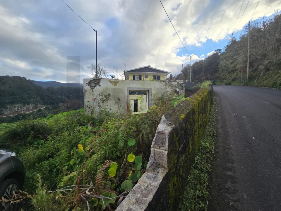 Terreno para Venda em São Roque do Faial Foto 2