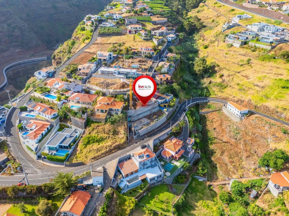Moradia T3 para Venda em Estreito da Calheta Foto 17