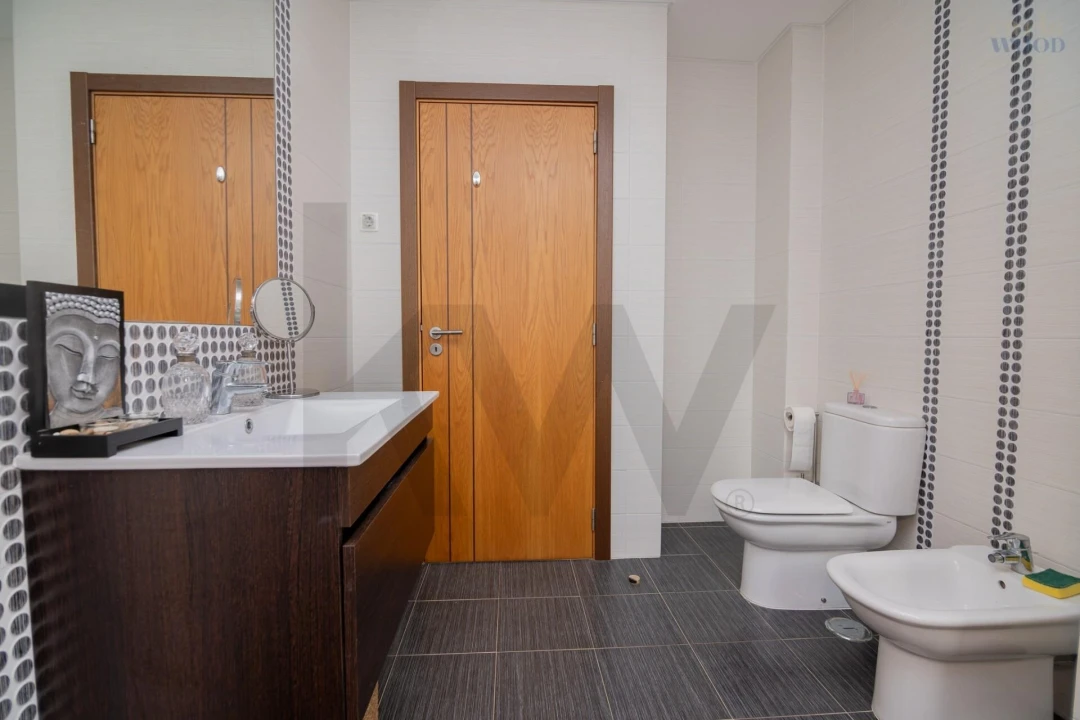 Moradia T3 para Arrendamento em Guia Foto 50