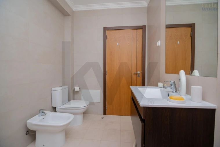 Moradia T3 para Arrendamento em Guia Foto 25