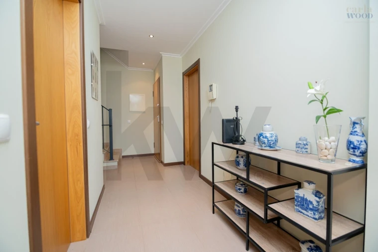 Moradia T3 para Arrendamento em Guia Foto 6