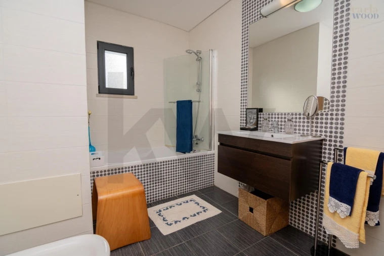 Moradia T3 para Arrendamento em Guia Foto 49