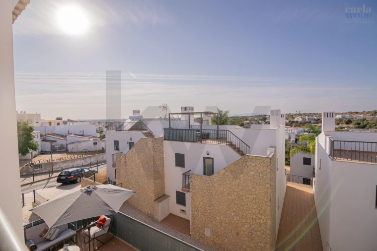 Moradia T3 para Arrendamento em Guia Foto 44