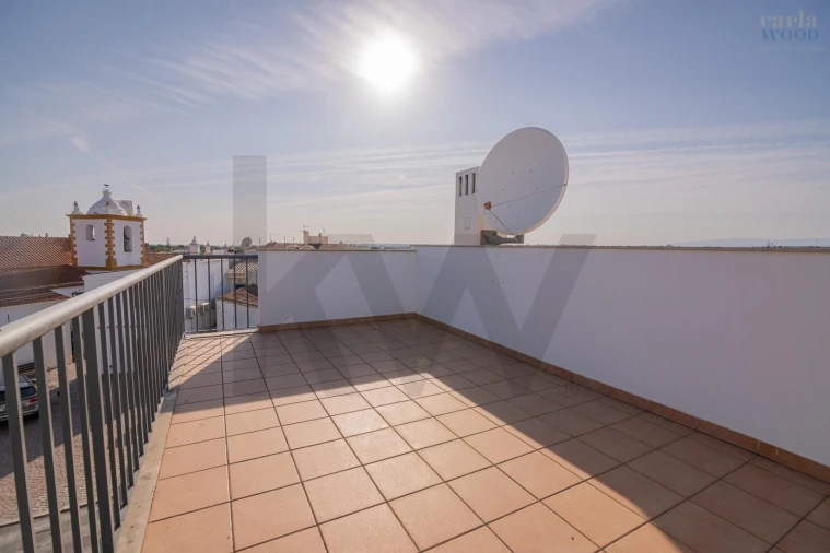 Moradia T3 para Arrendamento em Guia Foto 56