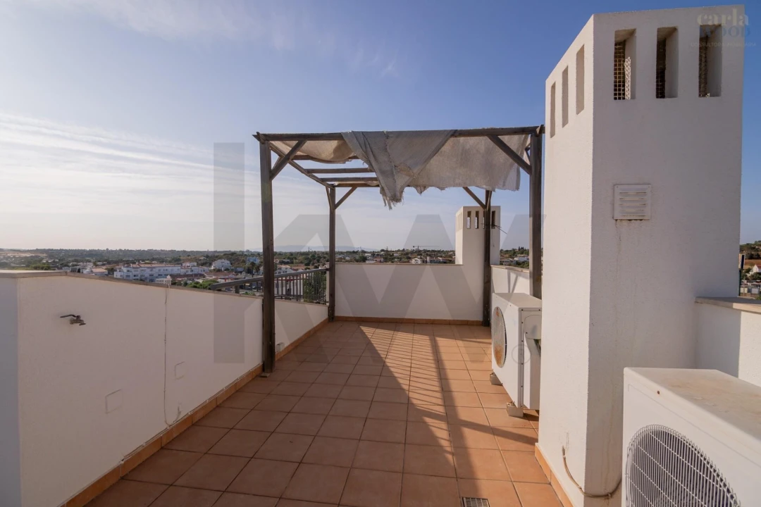 Moradia T3 para Arrendamento em Guia Foto 66