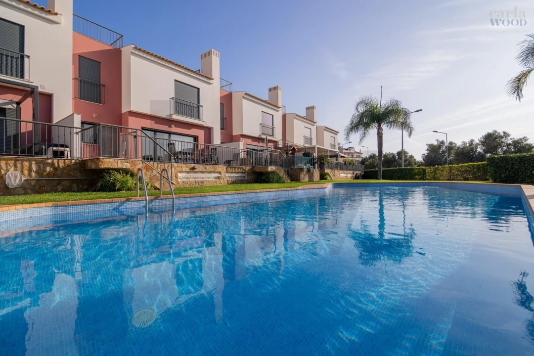 Moradia T3 para Arrendamento em Guia Foto 3