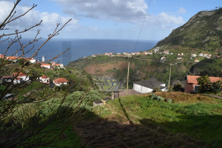Terreno para Venda em São Roque do Faial Foto 12