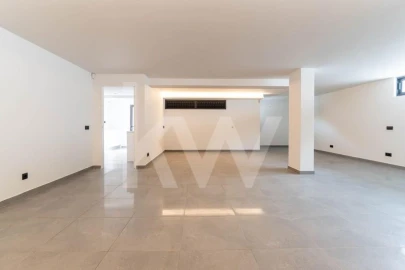 Moradia T4 para Venda em Quarteira