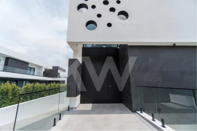 Moradia T4 para Venda em Quarteira