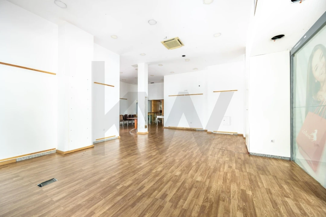 Loja para Venda em São João de Ver Foto 8