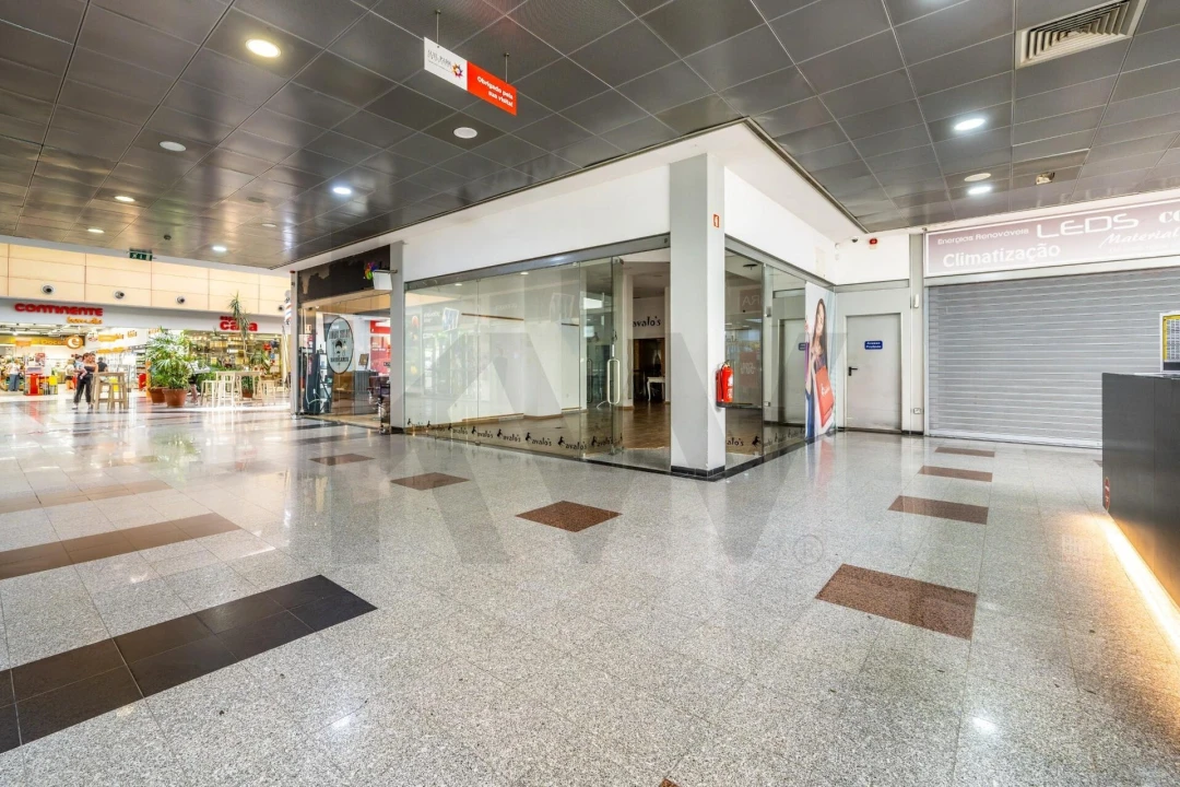 Loja para Venda em São João de Ver Foto 9