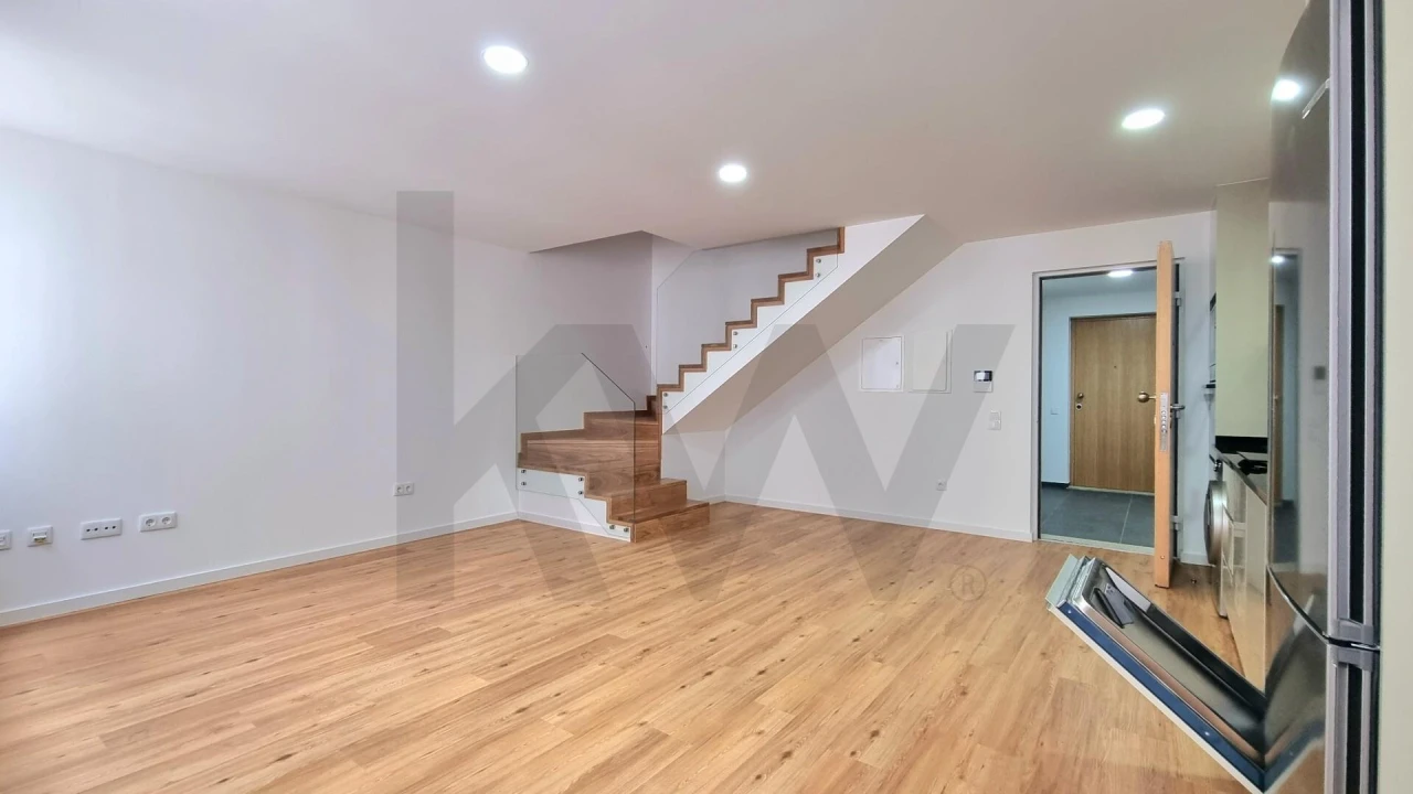 Apartamento T2 para Venda em Requeixo, Nossa Senhora de Fátima e Nariz Foto 1