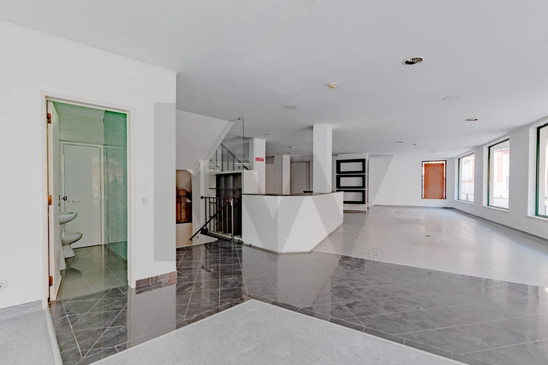 Loja para Arrendamento em Alverca do Ribatejo e Sobralinho Foto 7