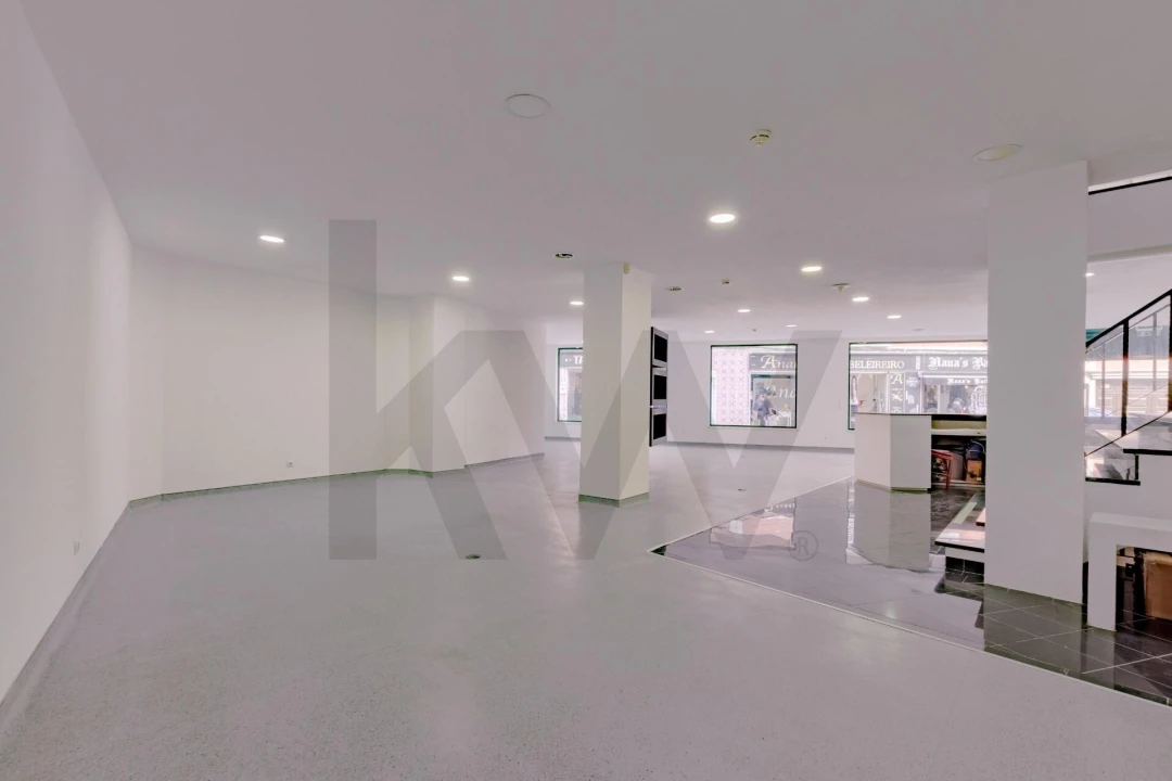 Loja para Arrendamento em Alverca do Ribatejo e Sobralinho Foto 13