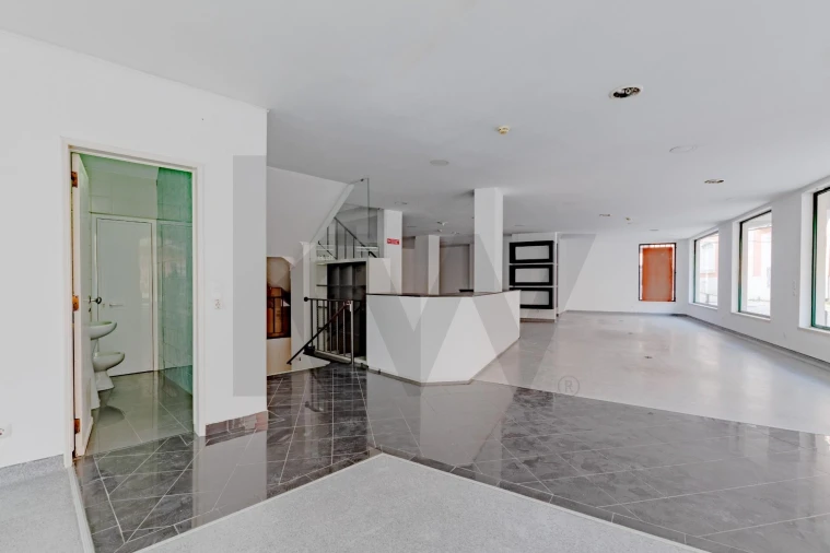 Loja para Arrendamento em Alverca do Ribatejo e Sobralinho Foto 7