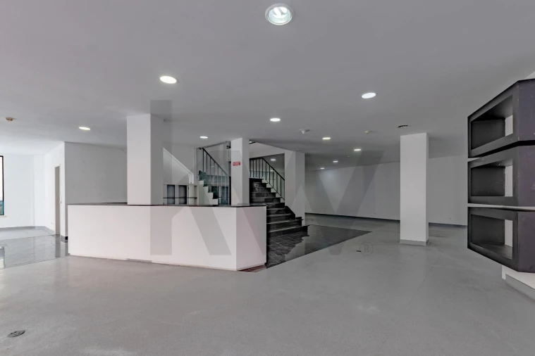 Loja para Arrendamento em Alverca do Ribatejo e Sobralinho Foto 10