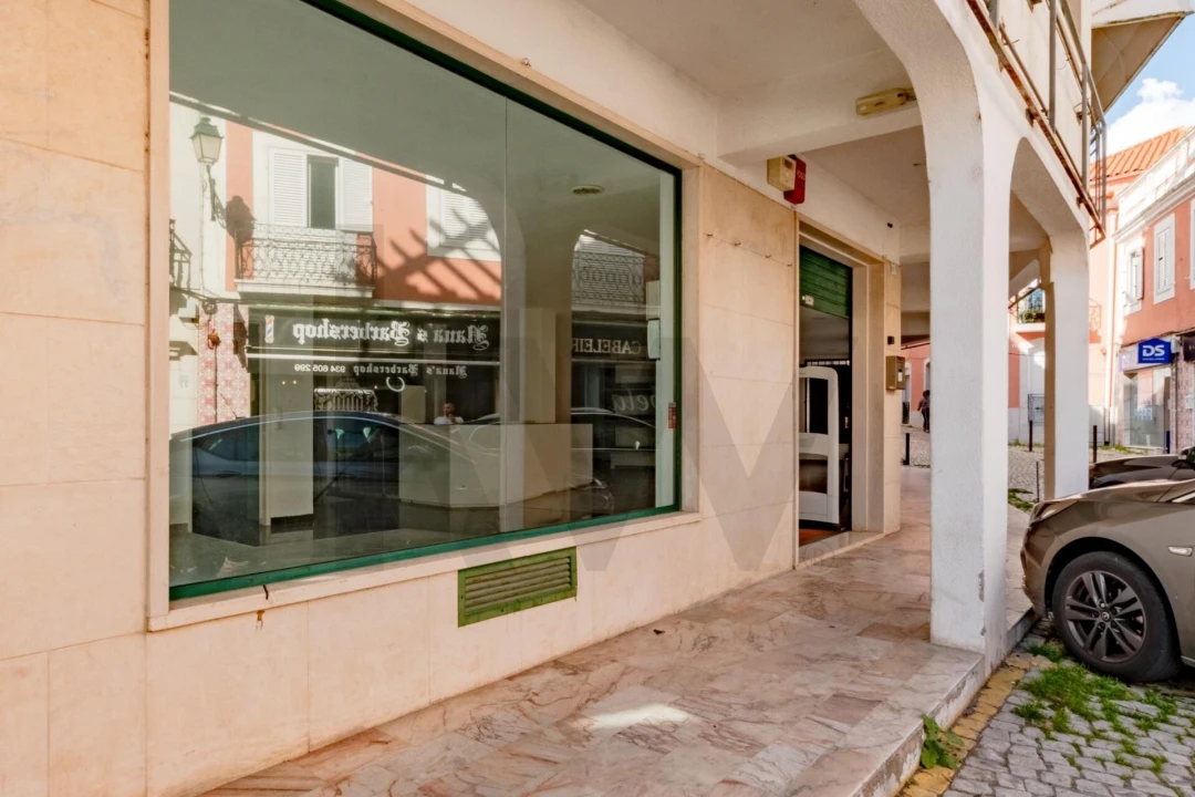 Loja para Arrendamento em Alverca do Ribatejo e Sobralinho Foto 4